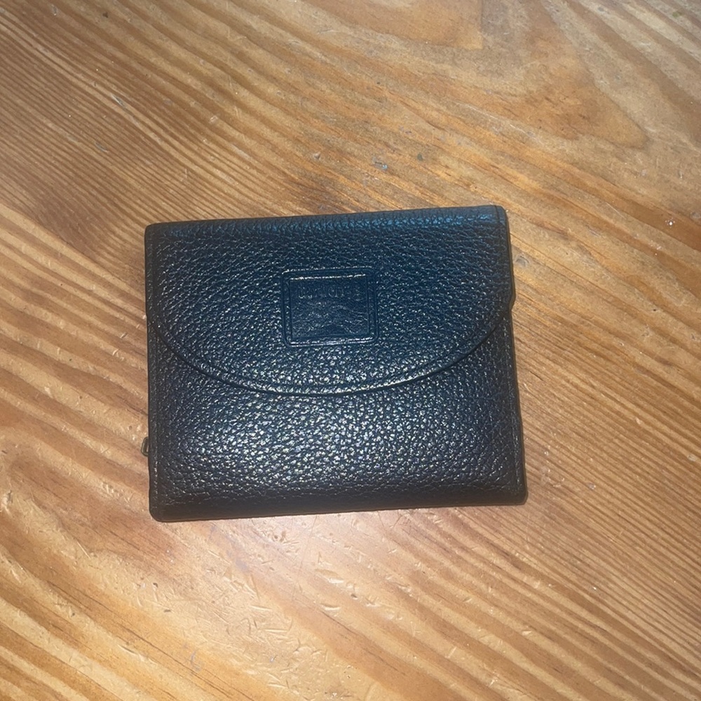 Burberrys Black Pebbled Leather Plaid Interior Zip Tri-Fold Snap Compact Wallet